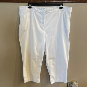 Maggie Barnes for CATHERINES  White TUMMY CONTROL white stretch cotton Capri 24W